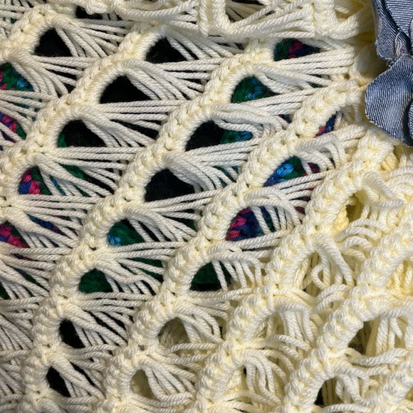 Shawl Broomstick lace crocheted by seller 100% Acrylic handmade blanket shawl - Picture 8 of 9